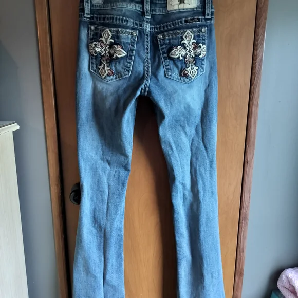 Miss Me Chloe Boot Cut Jeans with Cross Embroidery & Rhinestone Detail Size 28 - Picture 3 of 13